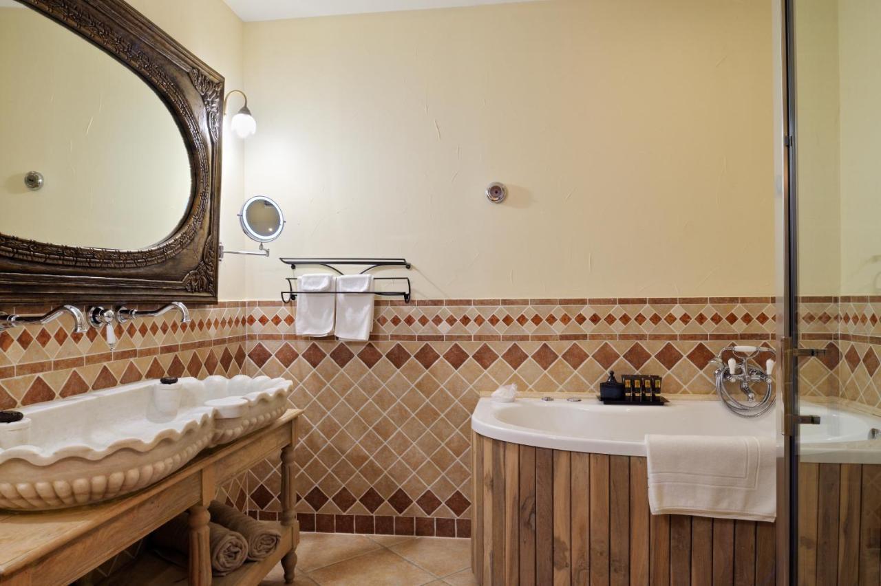 Hotel Demeure Loredana แซ็งต์-โฟลร็องต์ ภายนอก รูปภาพ